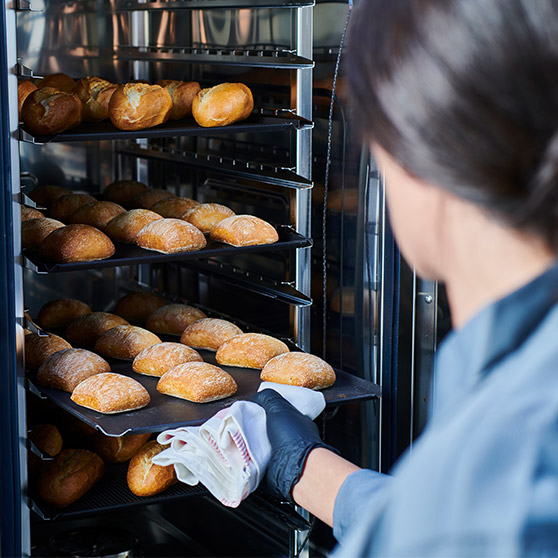 baking with hobart chef s combi 558x558px